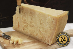 Parmigiano Reggiano - Stagionatura 24 MESI - Pezzatura da 1 Kg Parmigiano Reggiano - Stagionatura 24 MESI - Pezzatura da 1 Kg