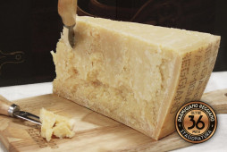 Parmigiano Reggiano - Stagionatura 36 MESI - Pezzatura da 1 Kg Parmigiano Reggiano - Stagionatura 36 MESI - Pezzatura da 1 Kg